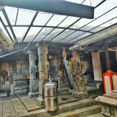 കല്ലിന്നുള്ളിലെ വിസ്മയം : കല്ലിൽ ഗുഹാ ക്ഷേത്രം
